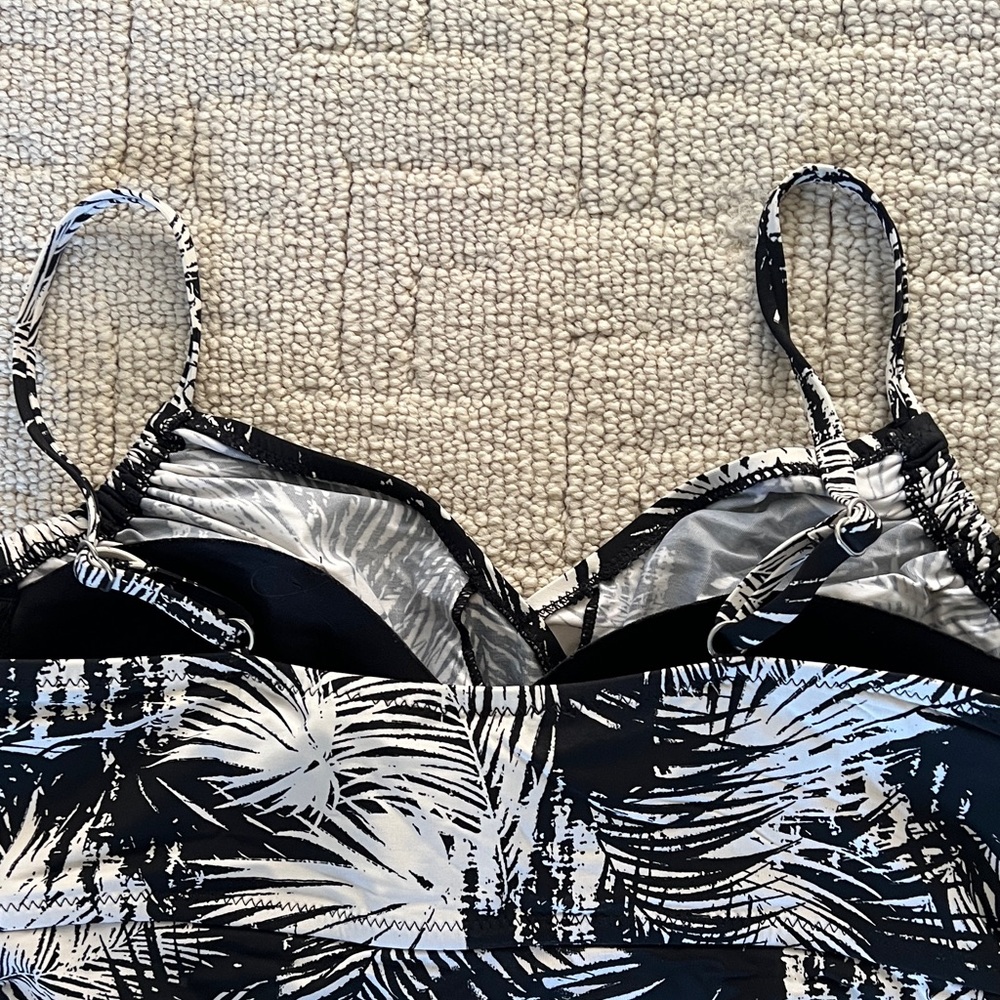 Garnet Hill Black and White Palm Print Tankini - Picture 10 of 10